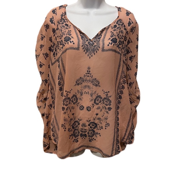 Unity World Wear top - Picture 2 of 9